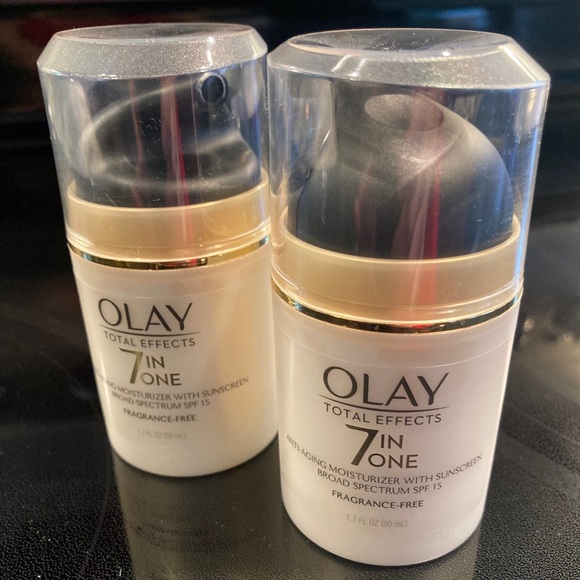Sold out - Oil of Olay Total Effects Face Cream (7 in 1) - Picture 1 of 3